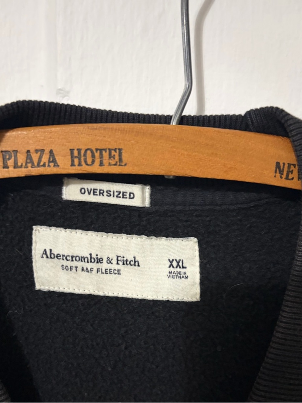 Abercrombie & Fitch Black Oversized Fleece Crewneck - Picture 2 of 2